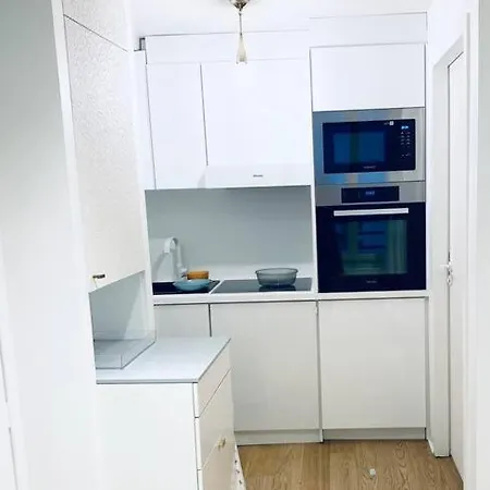 Center Of - Elegant In Highly Secured Area *