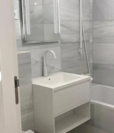 Center Of - Elegant In Highly Secured Area Апартаменты Париж